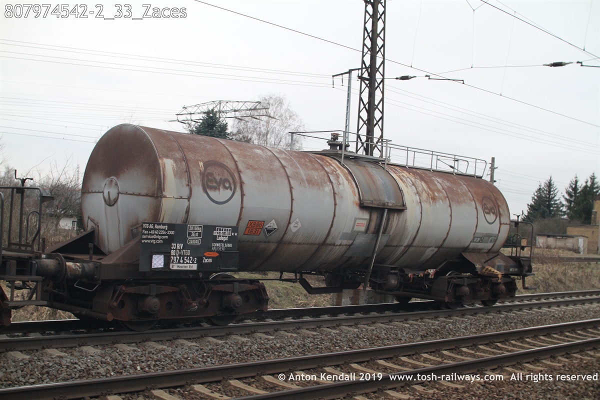 807974542-2_33_Zaces.JPG